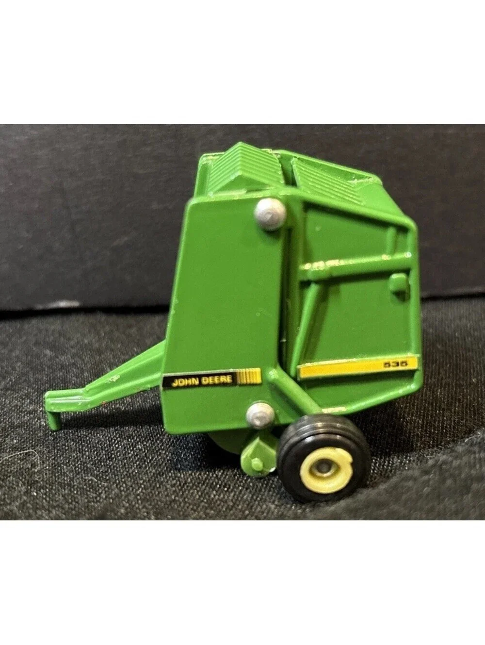 VTG ERTL  John Deere Round Baler #535 Die-cast  Green & Yellow Great Toy & Con.